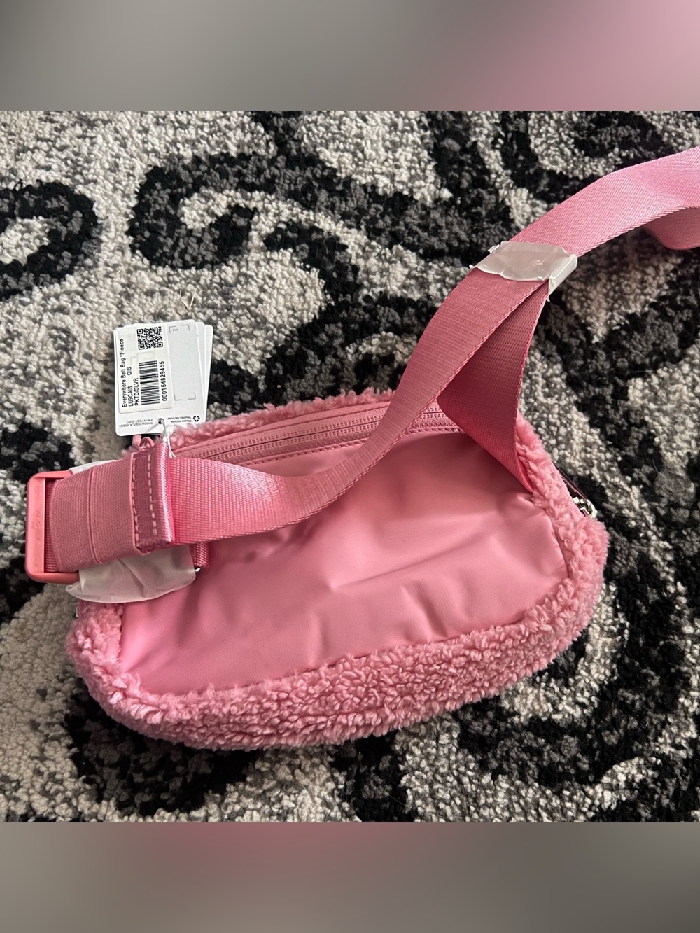 NWT Lululemon Everywhere Belt Bag Fleece Color: Pink Tide / Silver - Picture 3 of 6